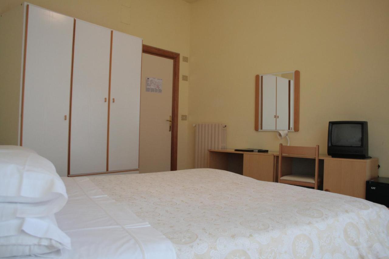 Hotel Risorgimento Chianciano Terme Zimmer foto